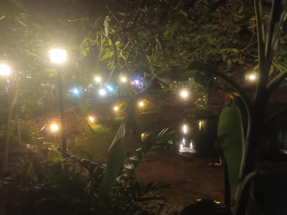 Lucky Beach Resort Trincomalee Kültér fotó