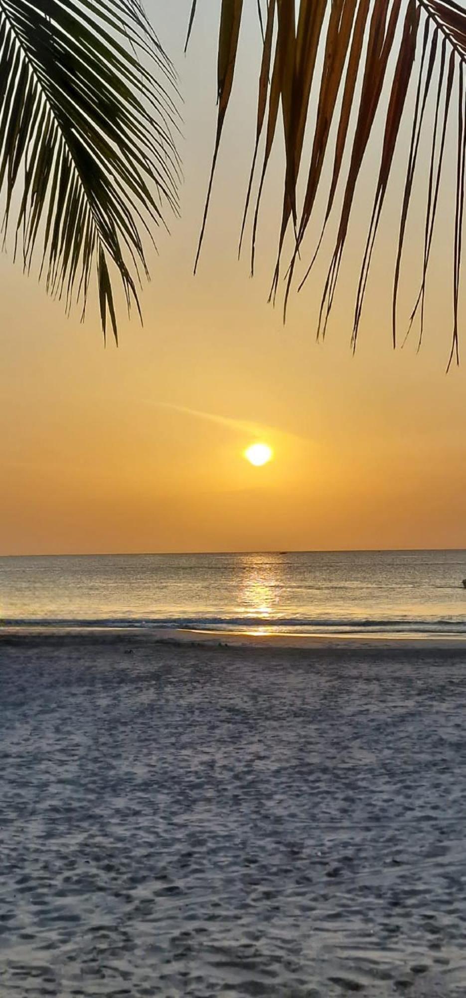 Lucky Beach Resort Trincomalee Kültér fotó